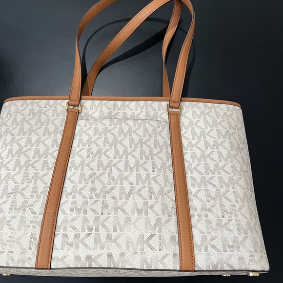 Michael Kors Cream and Tan Signature Tote - Picture 4 of 6